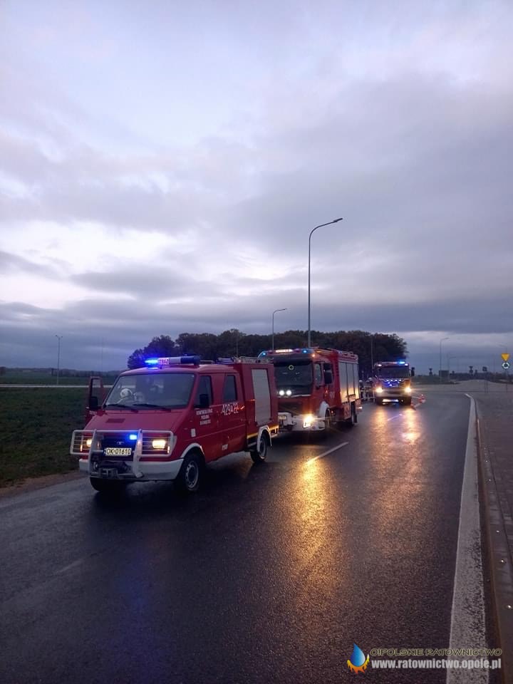 Dachowanie BMW Na Obwodnicy Kędzierzyna-Koźla. Kierujący Miał Sporo ...